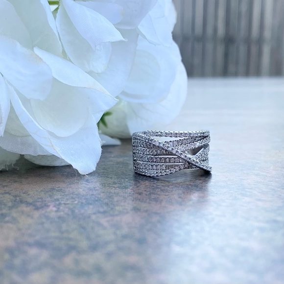 NWOT MACY’S 1 1/6 CT. T.W. CUBIC ZIRCONIA INTERLOCKING RING IN STERLING SILVER-6 - Picture 4 of 7